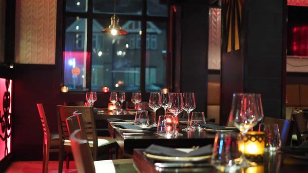 Comment les petits restaurants peuvent-ils utiliser les applications de livraison pour augmenter leurs ventes pendant les périodes creuses ?